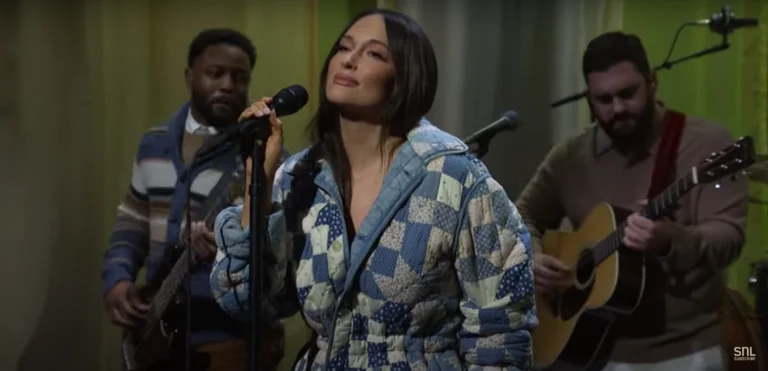 ‘SNL’: Kacey Musgraves Perform ‘Deeper Well’ and “Too Good To Be True”